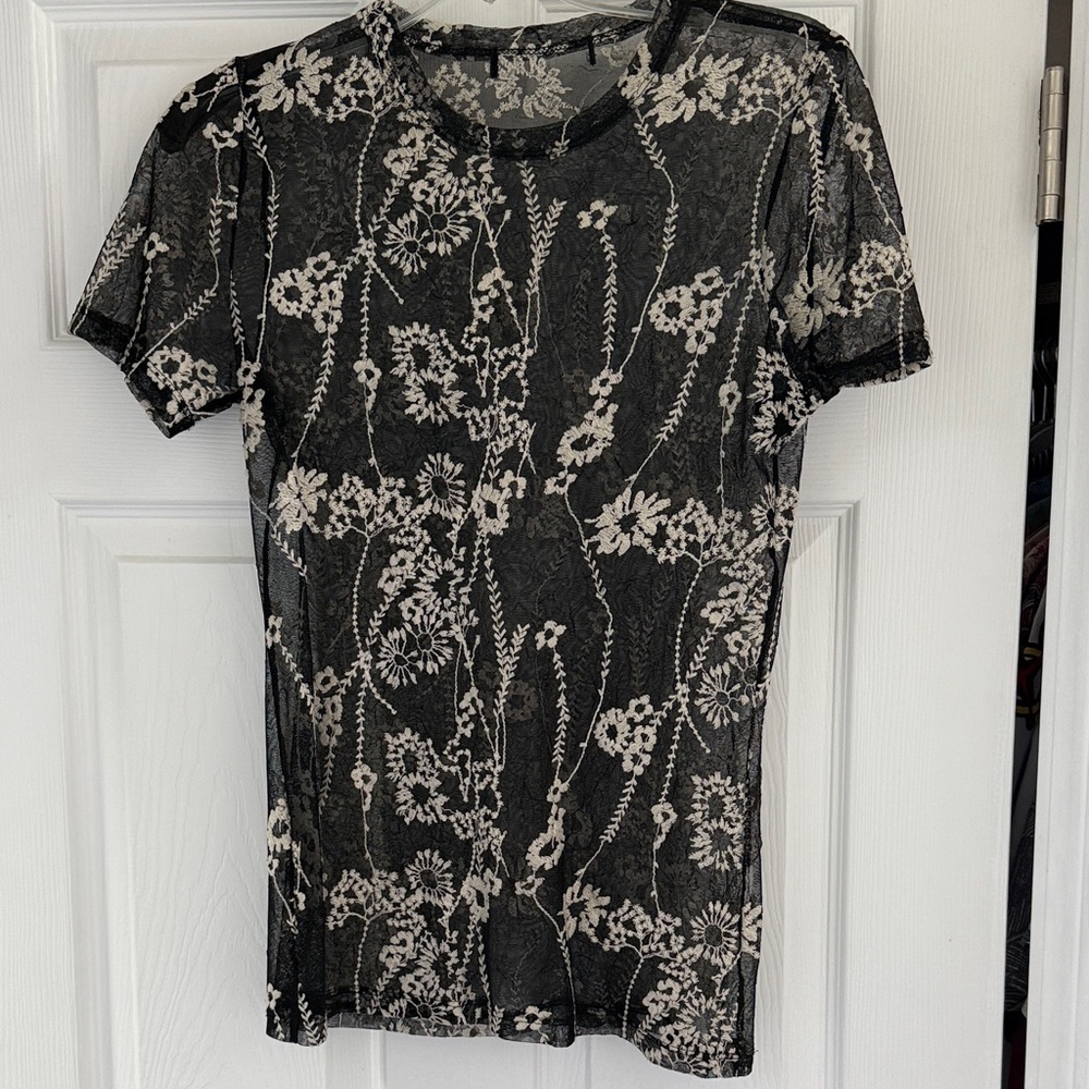 Karen Kane Black Floral Lace Tee